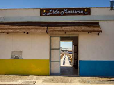 Proseguiamo il nostro viaggio per andare a visitare il predetto Lido Massimo, presente qui dal 1946 prima con il nome di Lido Fesca e poi fino al 1973 come Lido San Cataldo